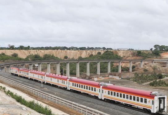 中国援建非洲高铁图片