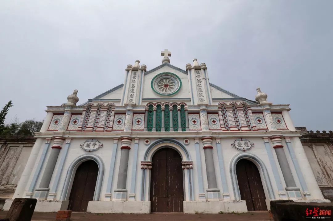 成都深山中隐匿了一座教堂中式风格混搭法兰西风情