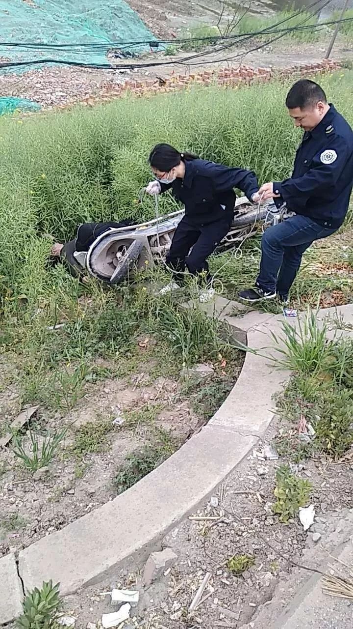 盐城一男子酒后摔死在大桥下,尸体今早才被发现(视频)