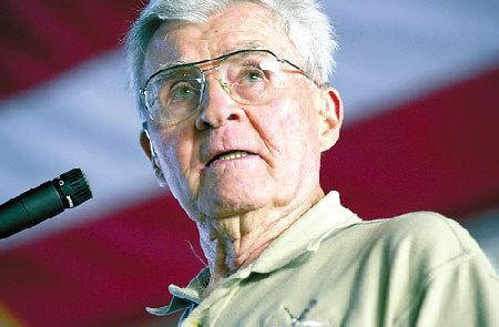 (图:晚年的保罗·蒂贝茨)