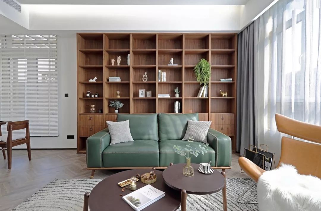 风格志 ▎复古沙发,榻榻米,超大书柜你想要的这个家都有