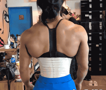 原创23岁女子健美运动员肌肉发达让男性汗颜称为女版李小龙