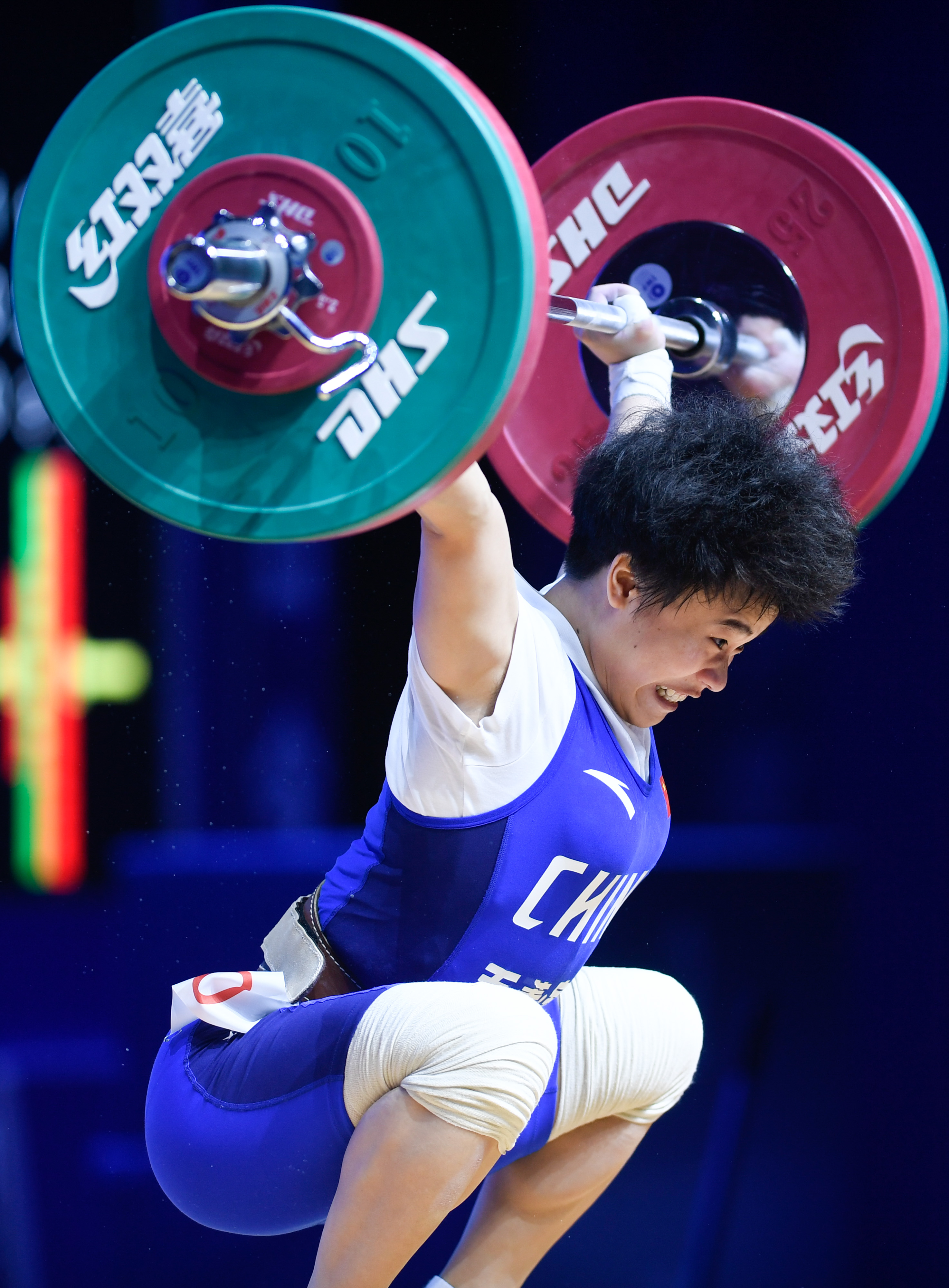 举重——亚锦赛:侯志慧获女子49公斤级冠军