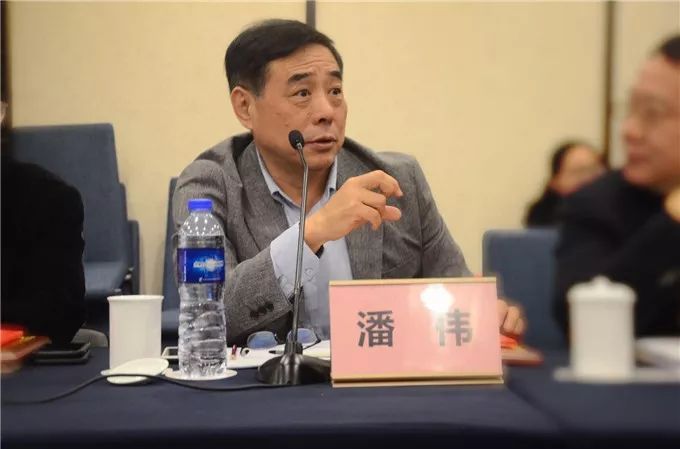 清华大学教授潘伟特地陶瓷董事长冯红健新锦成集团副总经理姜滨荣佛山