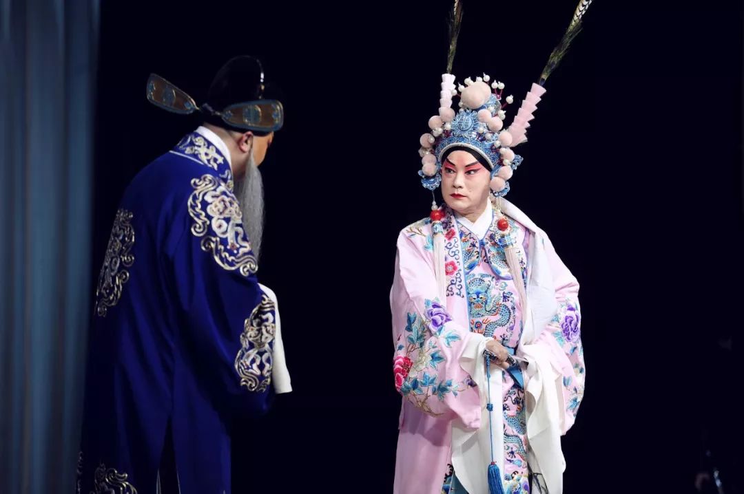 饰 貂蝉刘小龙 饰 王允崔志明 饰 董卓李宏图 饰 吕布京二胡---杨笑玲