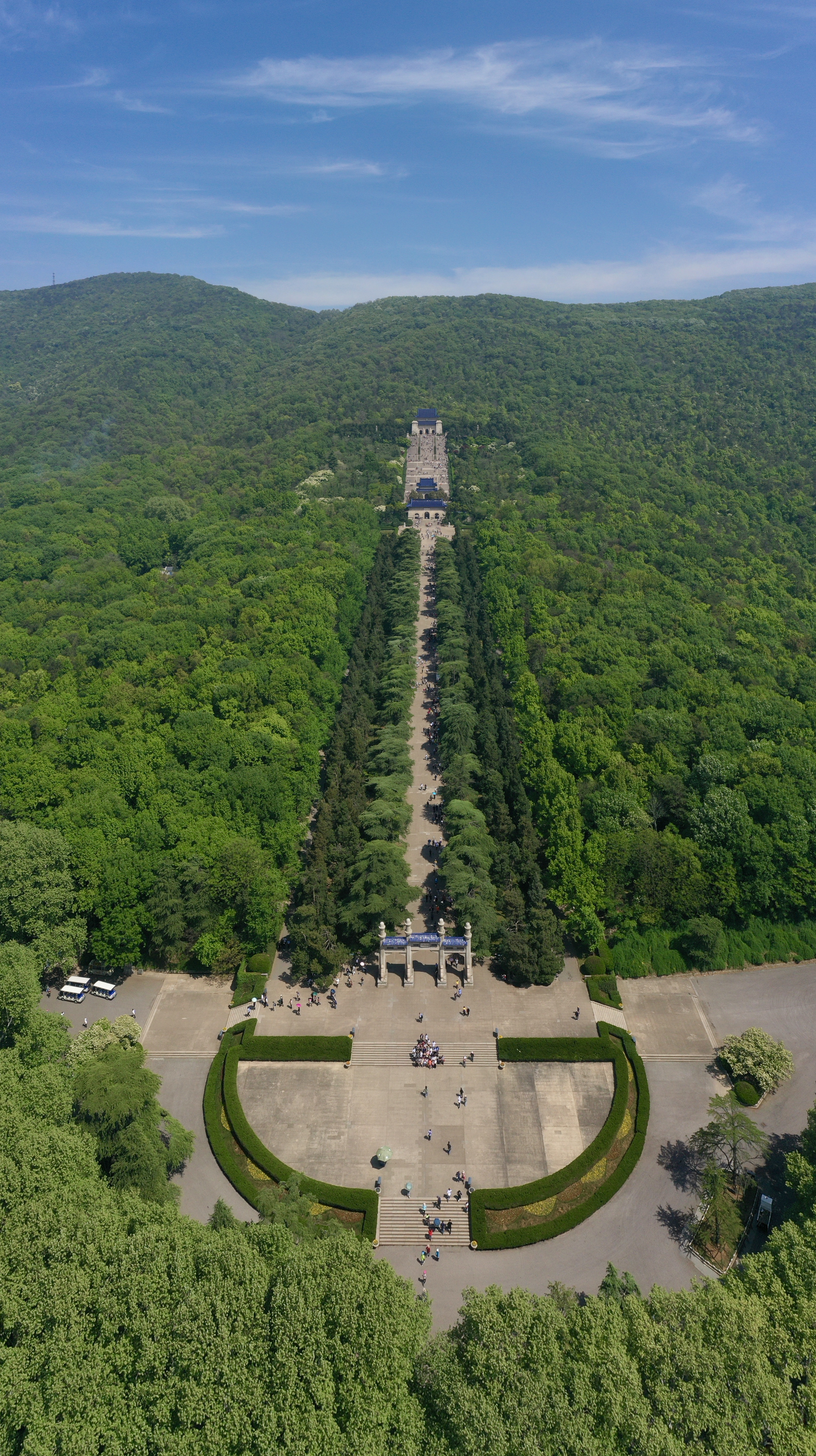 这是4月18日无人机拍摄的南京中山陵景区
