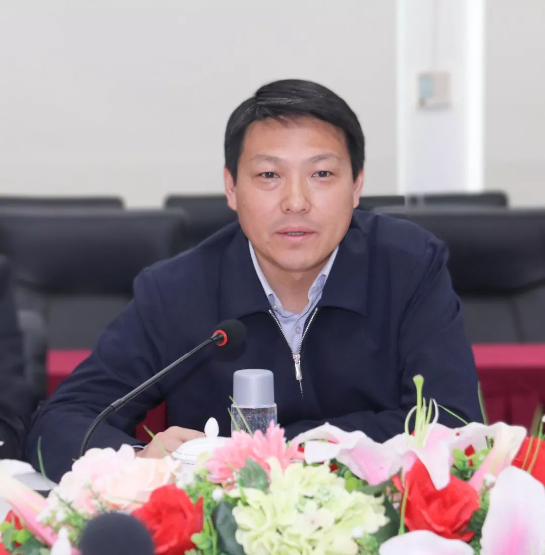 鞠振带领河津考察团走访中企会