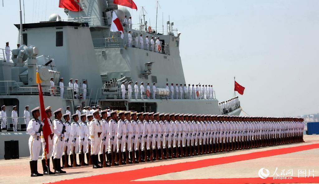 届时将在青岛及其附近海空域将举行海上大阅兵,展现我人民海军战斗力