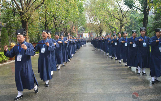 传度活动礼请东莞市郭都真人古观住持陈玄真道长为传度师,活动依照