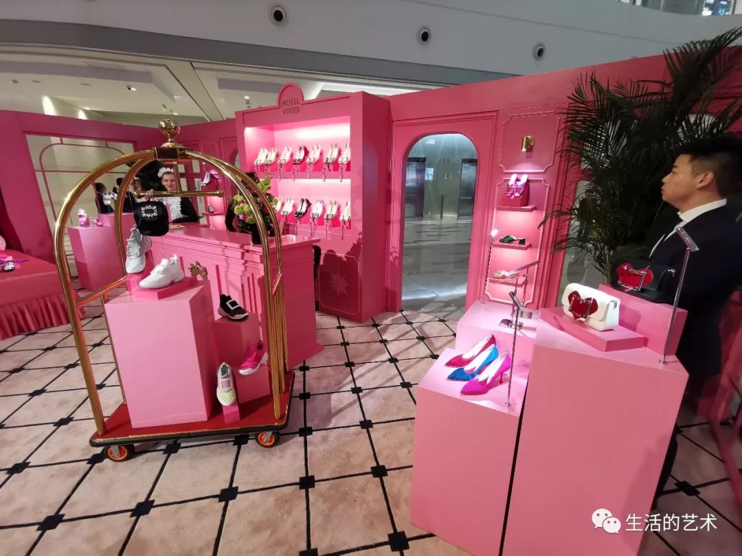 时尚晓说rogervivier罗杰维维亚hotelvivier限时概念展