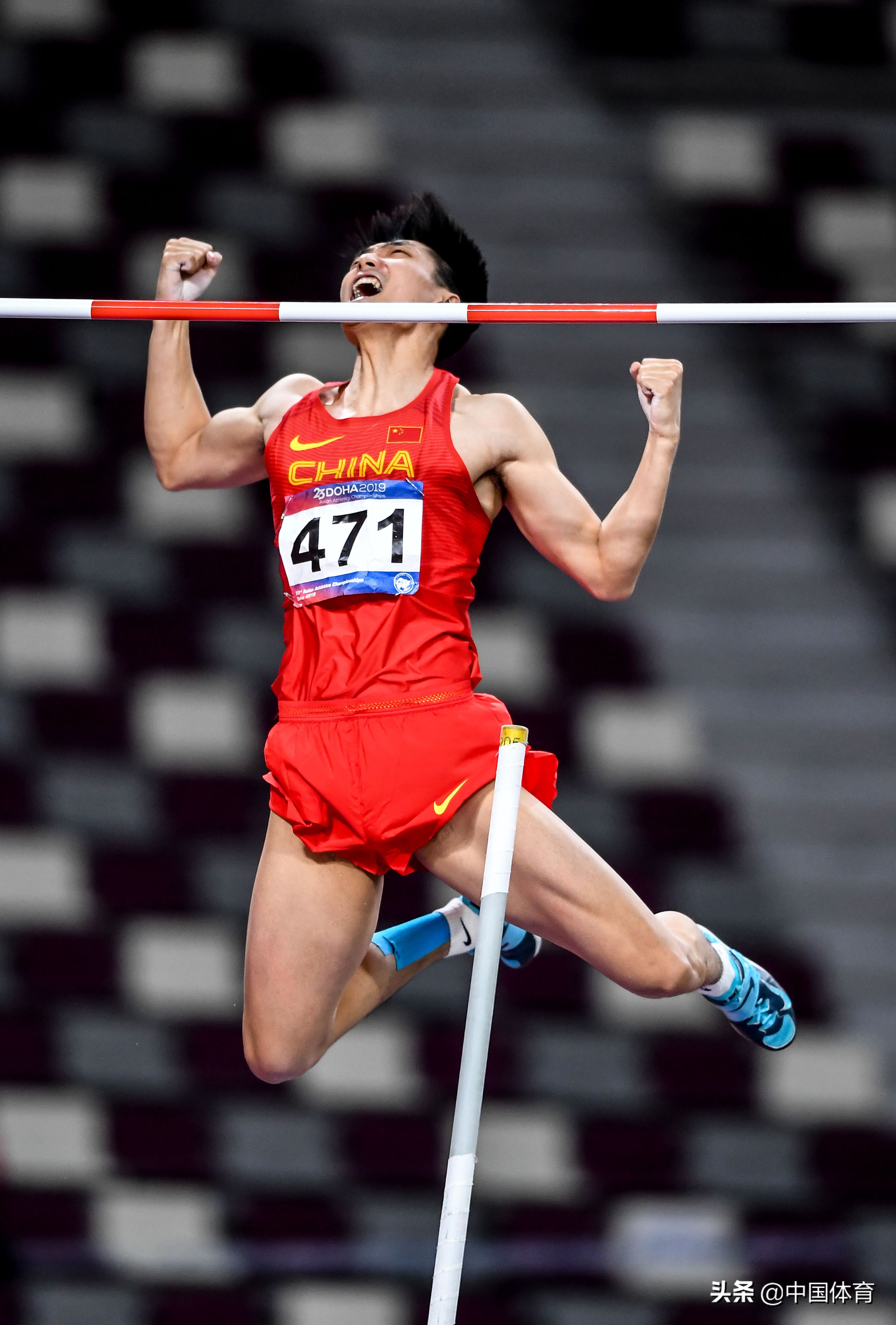 “撑竿跳女神”李玲，4次刷新亚洲纪录，东京奥运会力争好成绩 - 哔哩哔哩