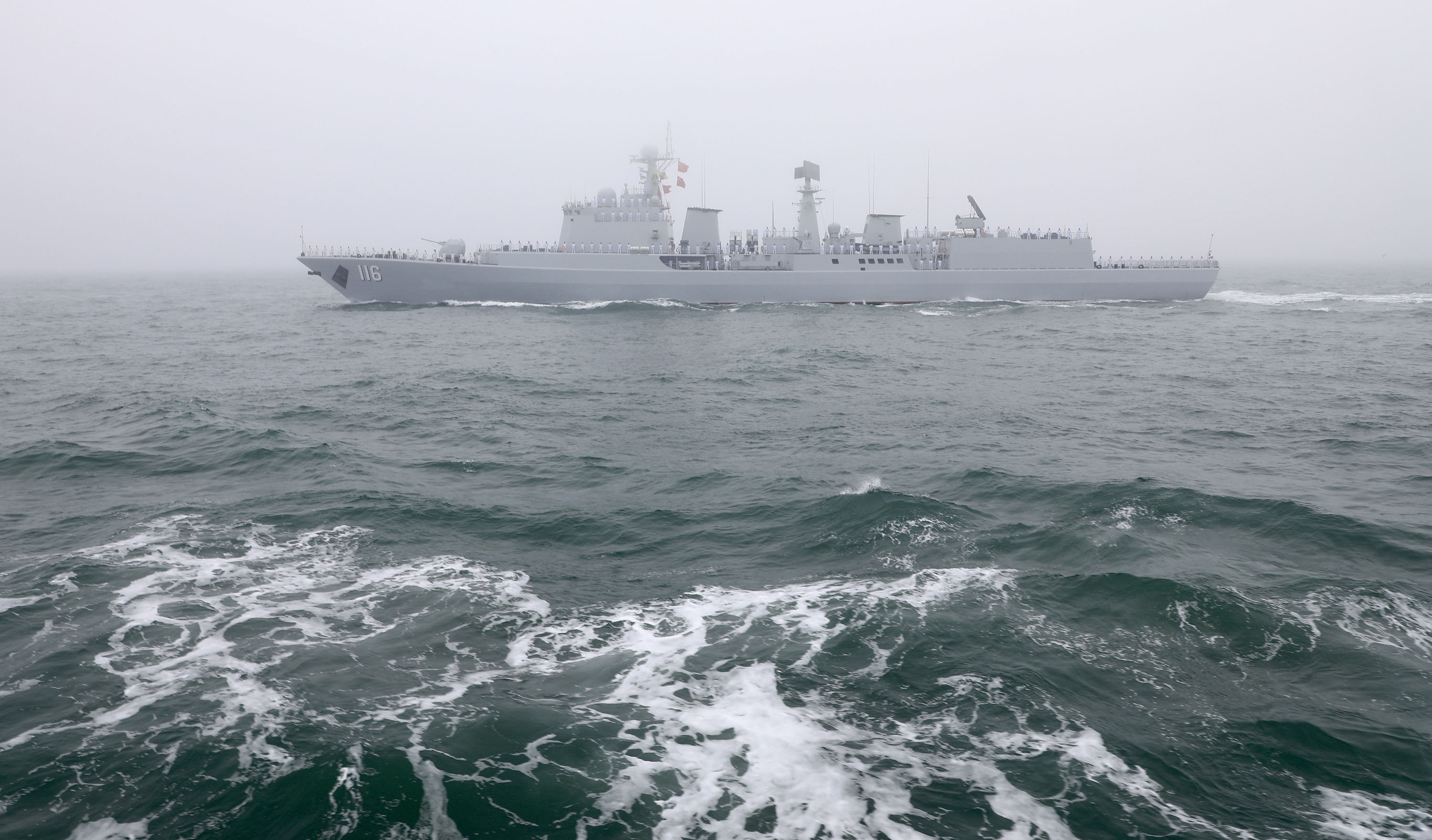 新华社照片,青岛,2019年4月23日庆祝人民海军成立70周年海上阅兵活动