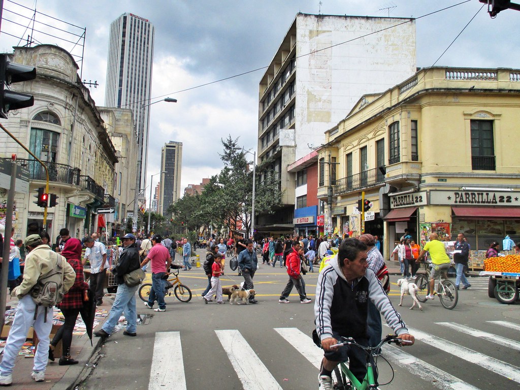 哥伦比亚街上站图片