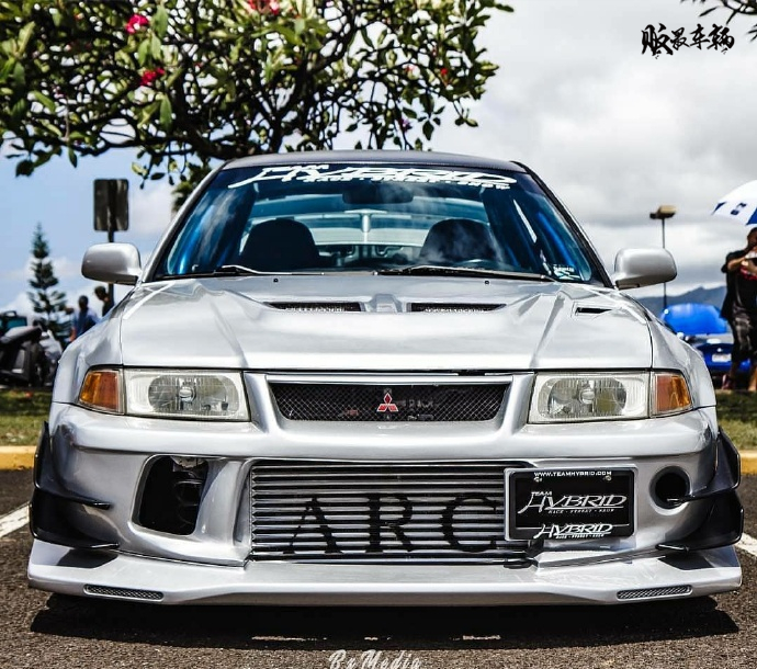 一代经典三菱evo