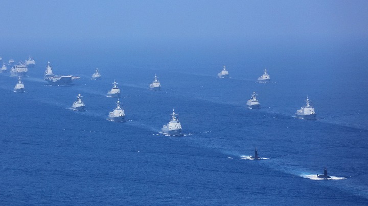 直播:中国人民解放军海军成立70周年 多国海军活动海上阅兵举行