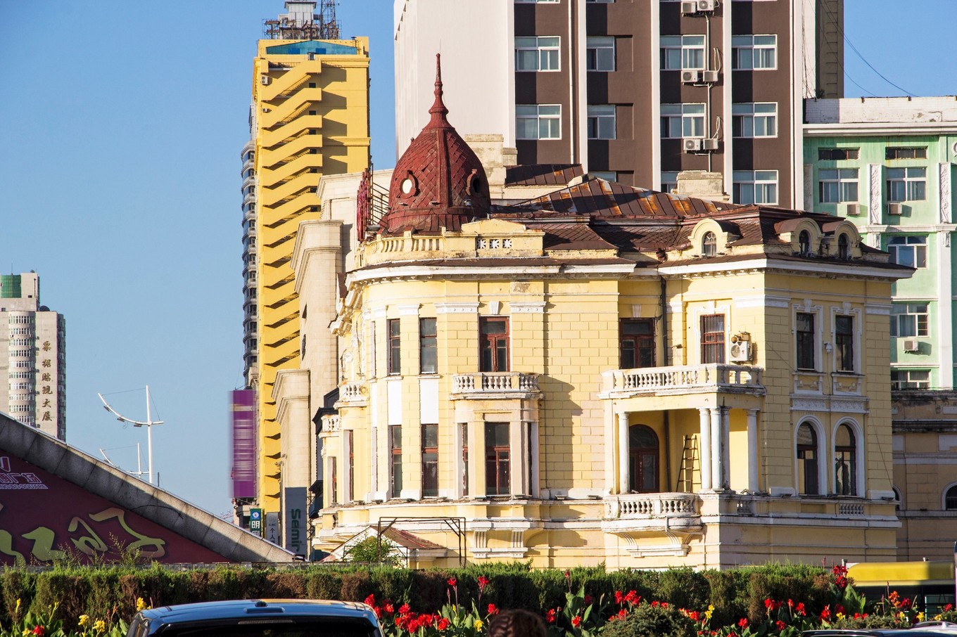 国内俄罗斯风情最浓厚的一座城市,大街上随处可见的俄式建筑