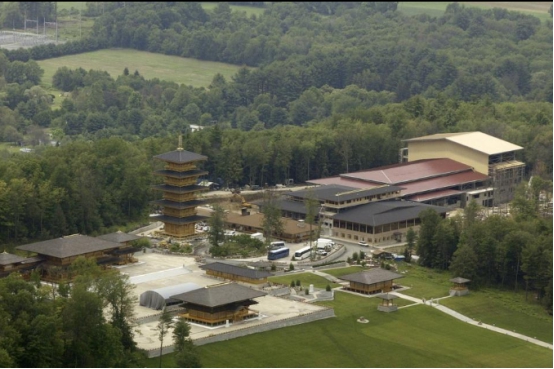 法轮功总部龙泉寺建筑违章被罚款7500美元