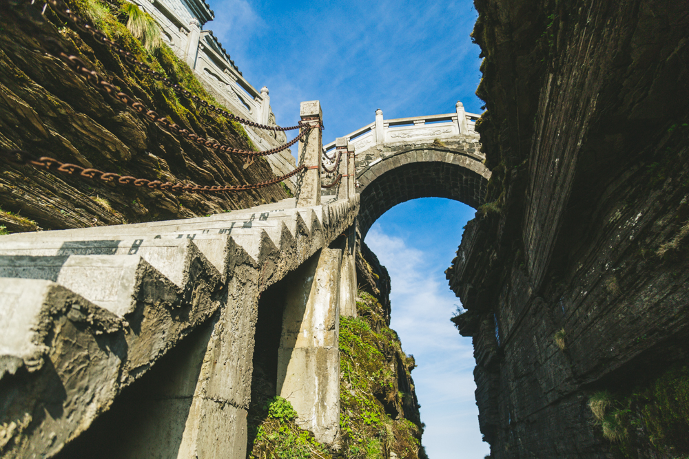 泰山雄华山险黄山奇图片