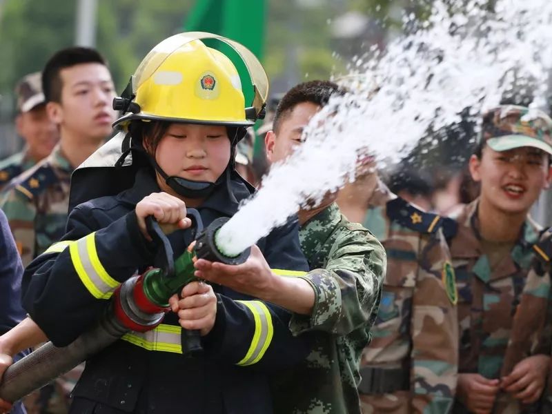 當空港鳳蝶女子護衛隊變成消防員是一種怎樣的體驗