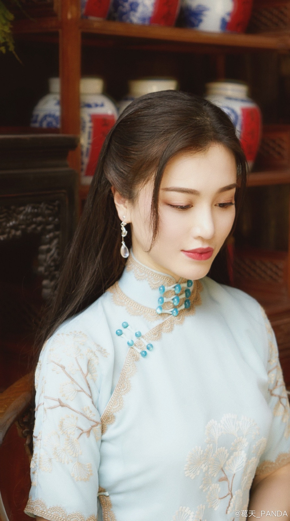 齐刘海旗袍发型图片