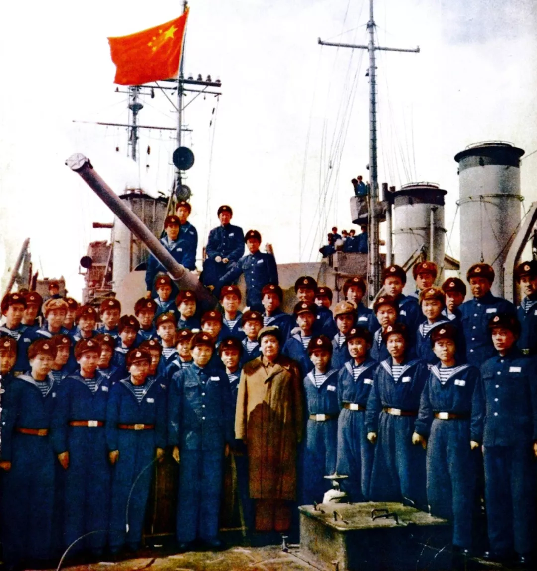 珍贵历史照片看中国海军70年风骨