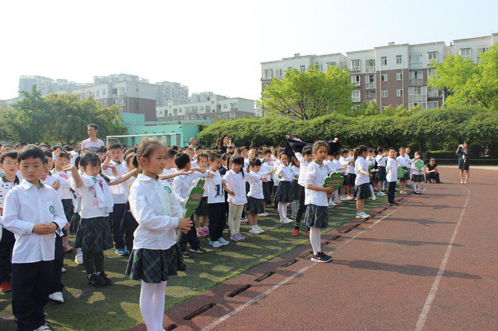 西寺小学在行动!_何宗昌