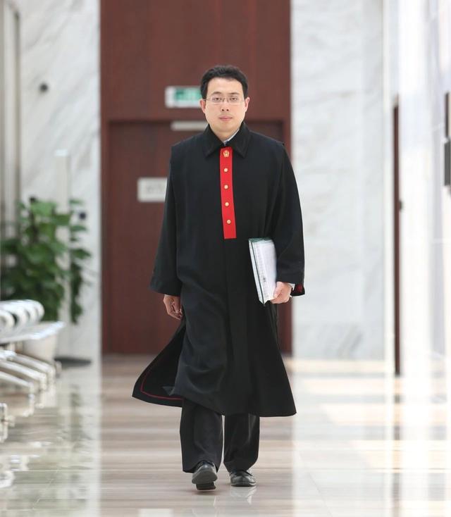 法院人物志于是就这样做了法官