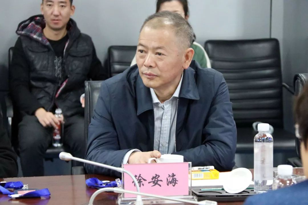 平房区人民政府副区长徐安海朱伟光巡查员,徐区长在听取付总的介绍后