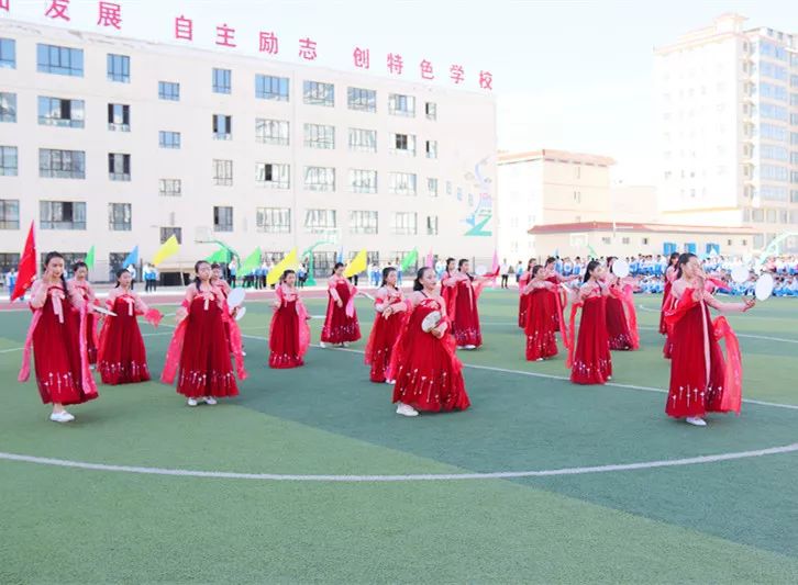 恰同学少年不负少年时光临潭县二中第二届校园文化艺术节暨五十二届