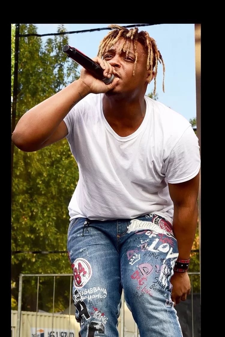 juice wrldblueface已经签约加入cash money records,并凭借2018年