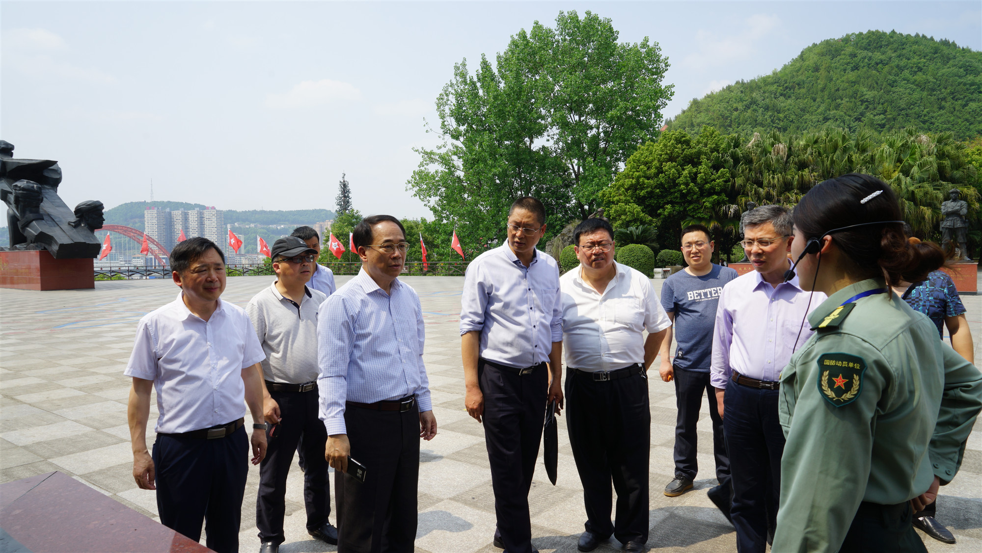 国开大党委书记校长杨志坚一行到苍溪调研长征带教育精准扶贫工作