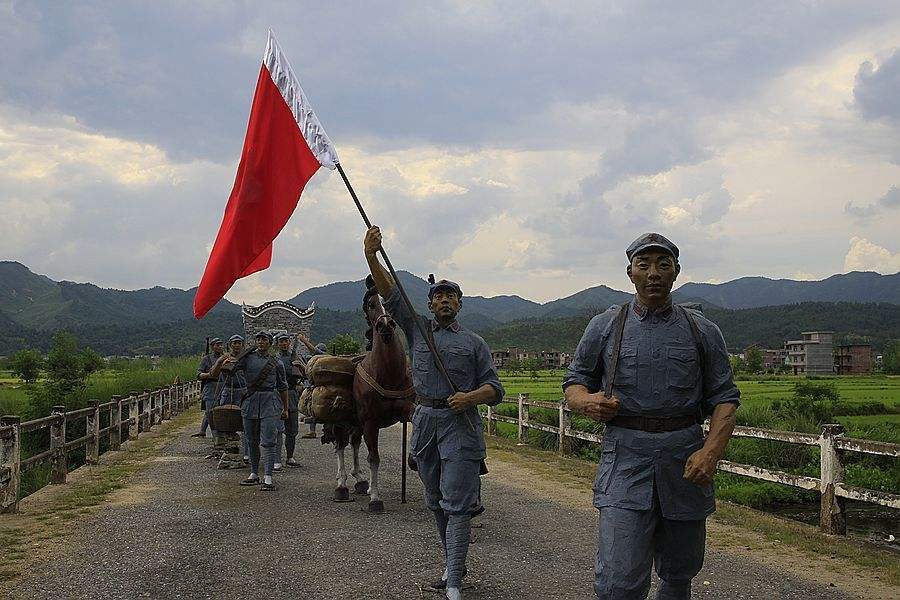 富庶的红25军买下羊群撑过长征出过97位开国将领