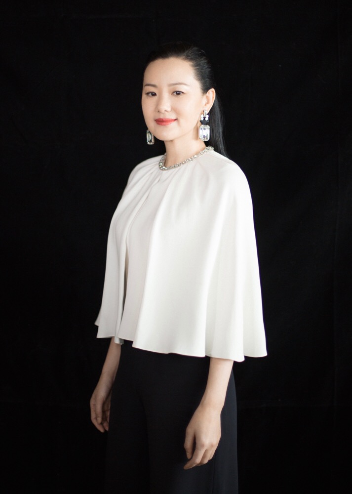 咏梅受李少红委托开幕致辞 解读奖杯深意本届盛典,演员咏梅受中国电影