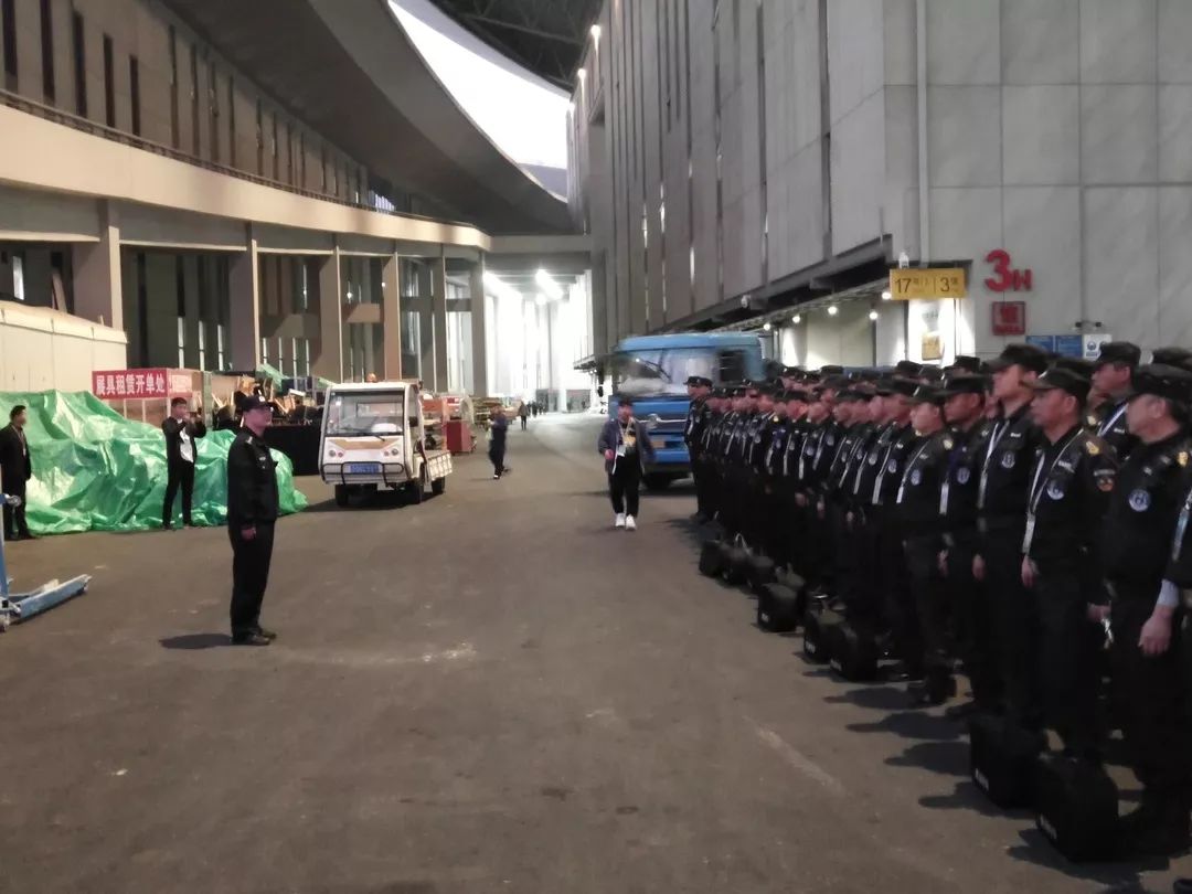 北京车展安保团队图片