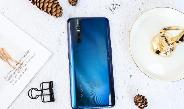 vivo x27,华为p30颜值对比:看完对比居然被它种草