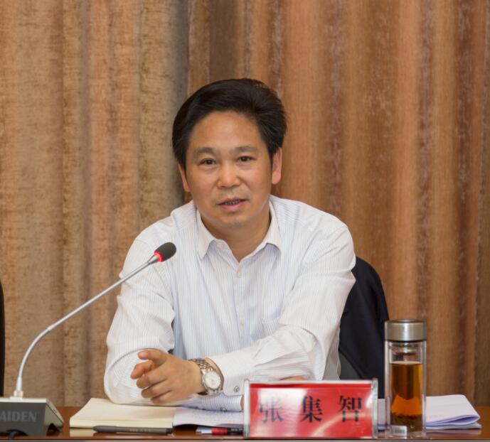 市长张集智主持会议并讲话,副市长丹彤,市政府秘书长高扬宗出席会议