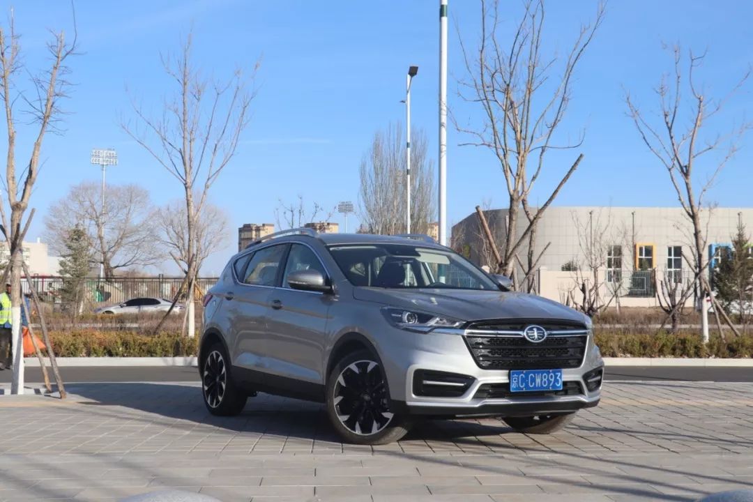 小排量大作为试驾天津一汽骏派d80