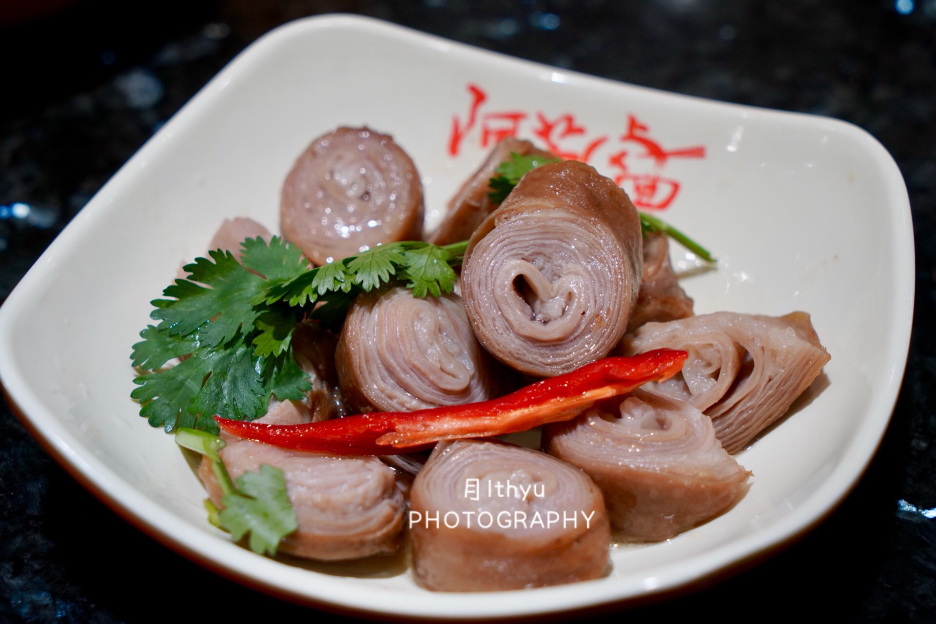 套肠,这里的招牌之一,一圈圈的,香鲜q弹,卤味十足