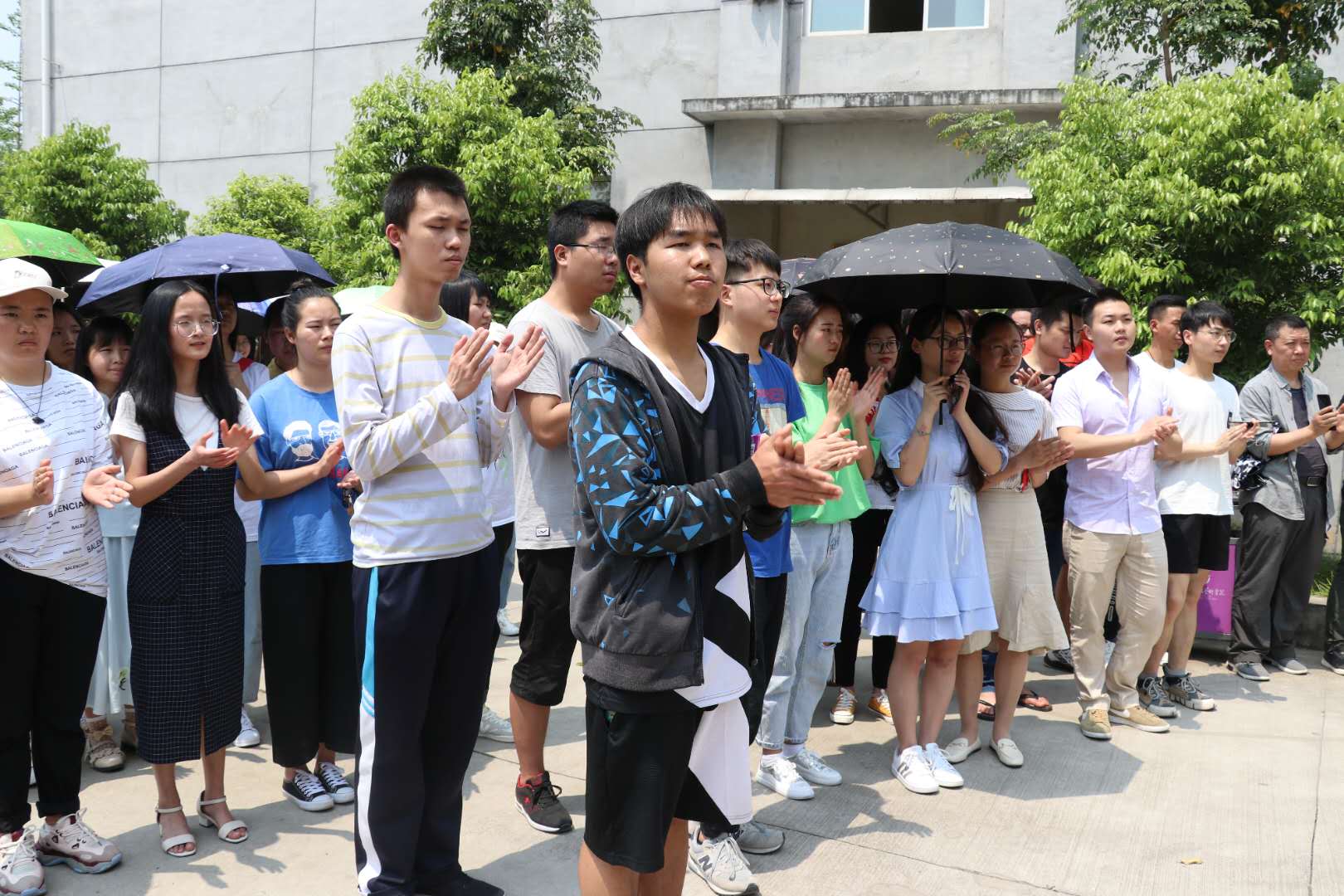 汤用彤铜像碑捐赠及揭幕仪式圆满结束