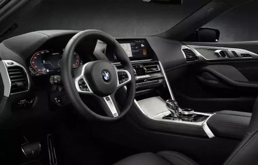 但内饰部分很多人却一直都不太喜欢,入围榜单的宝马m850i内饰以简洁为