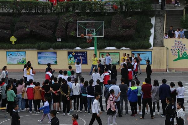 展风尚显技能比素质强体魄花坪小学举行2019年春季运动会