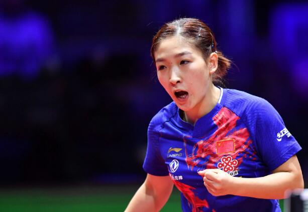 刘诗雯送丁宁11-0却直言是尊重对手,罕见眼神带杀气获胜一声怒吼