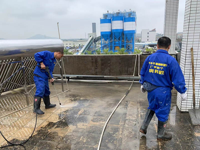 屋頂漏水怎麼辦廣州房邦匠防水補漏專家來幫您