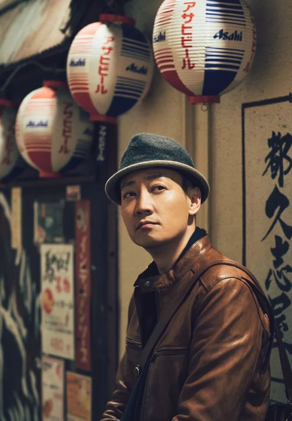 现实生活中,辛柏青一直保持低调,他的妻子朱媛媛是其中戏同学,也是一