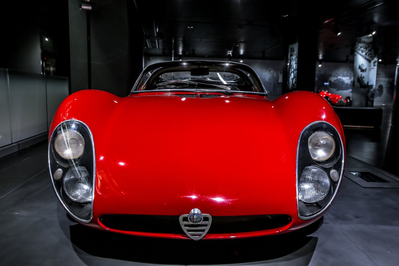 世界上第一辆蝴蝶门跑车最美之车19671969年阿尔法罗密欧33stradale