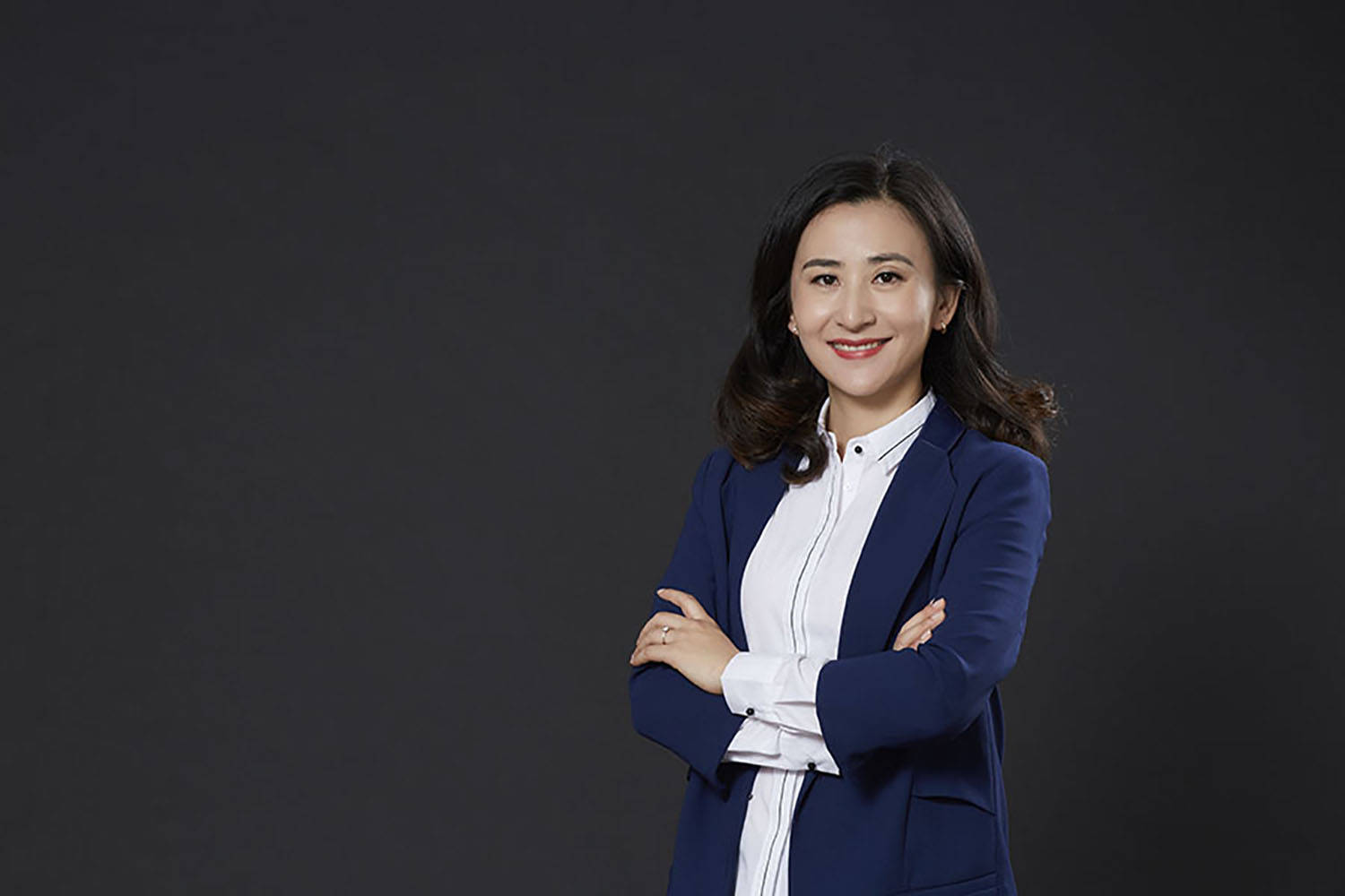 总裁形象照一改往日霸道总裁形象phosion漫帅