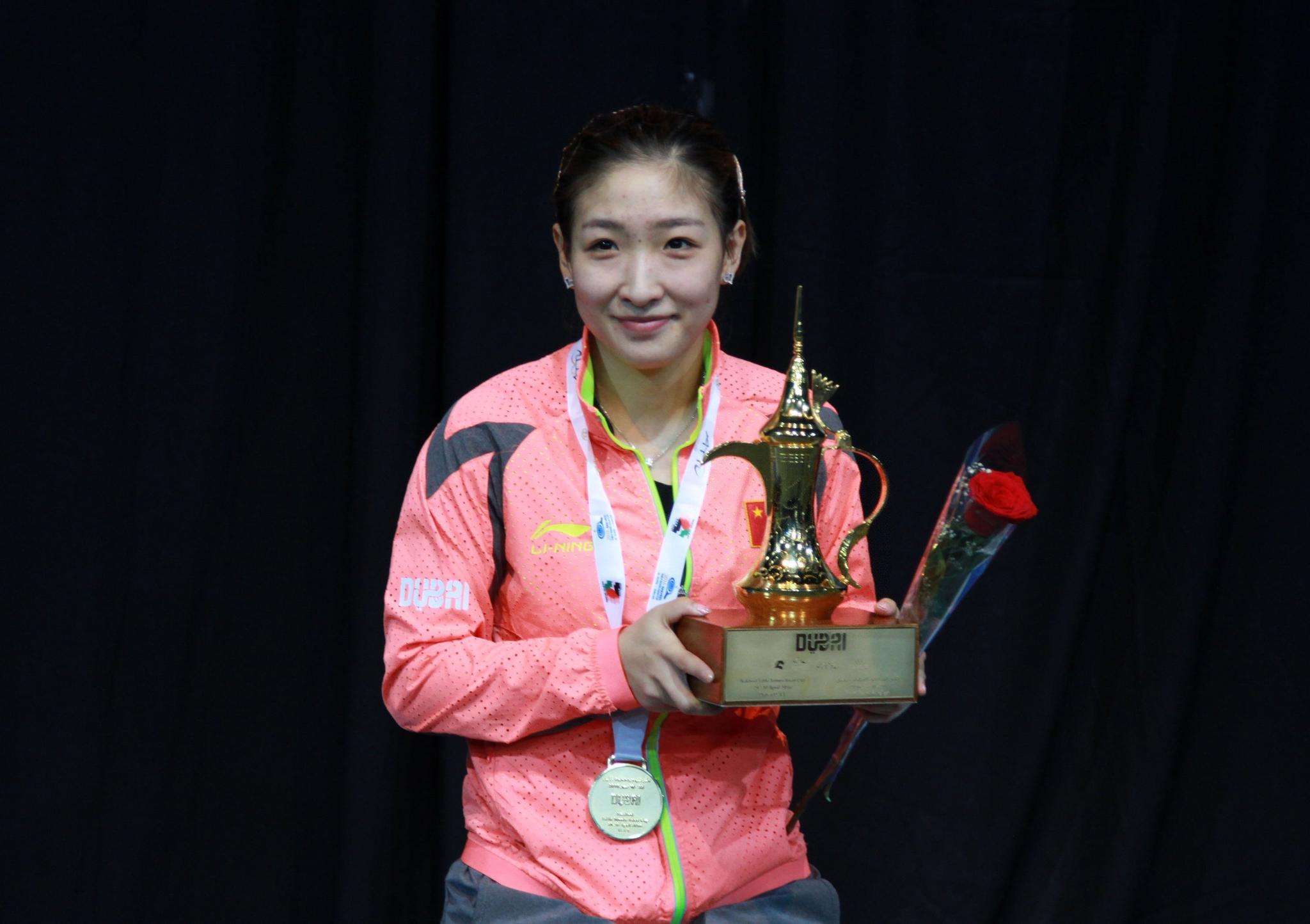 混双夺冠,女单强势击败丁宁晋级决赛,刘诗雯一句话让人泪目_世乒赛