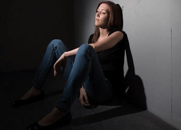 抑郁症患者该怎么做才能走出自卑好好的生活