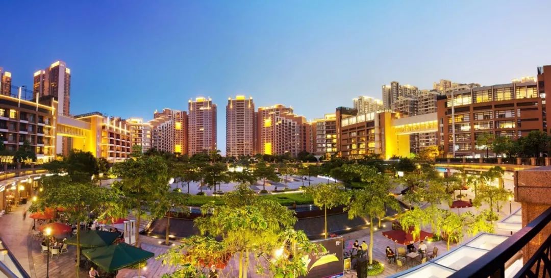 位于中央商务区珠江新城的广粤天地,与琶醍只相隔一条珠江.