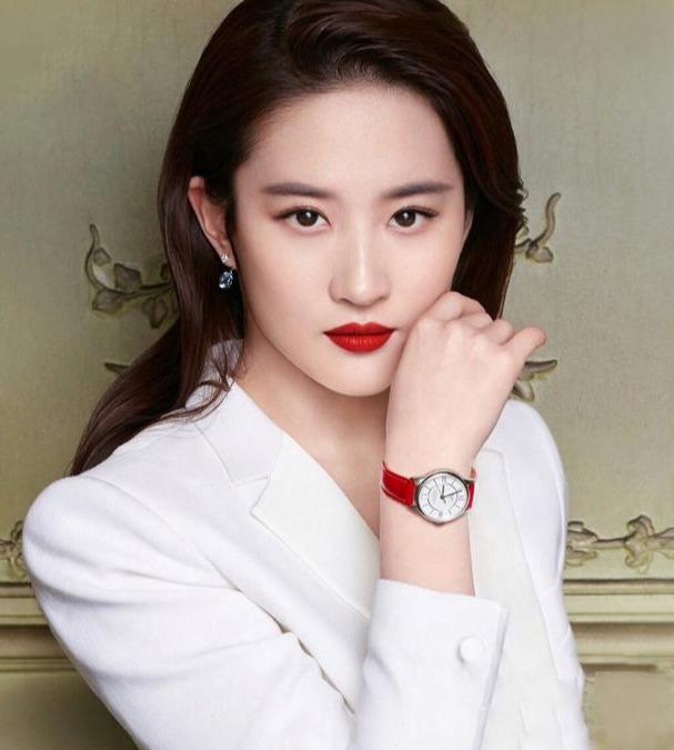 刘亦菲古风嘉人杂志照韩国网友说刘亦菲长得像宣美宣美更有魅力